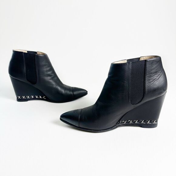 CHANEL Black Chain Wedge Heel Chelsea Boots Size 38.5 CC Logo Booties Leather - Picture 4 of 13